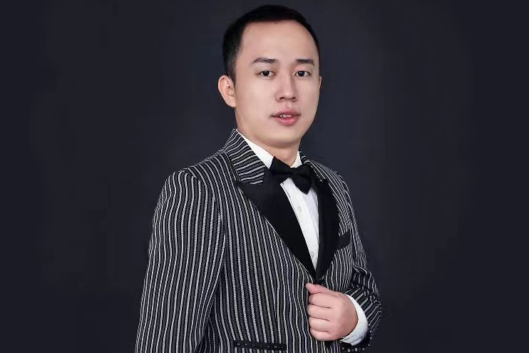 黄波 律师